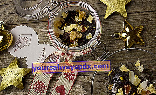 Buat teh herba dan teh Krismas