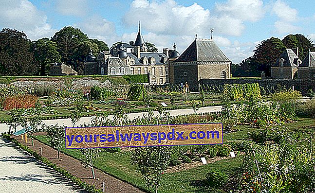 Taman dan Kastil La Bourbansais di Pleugueneuc (35)